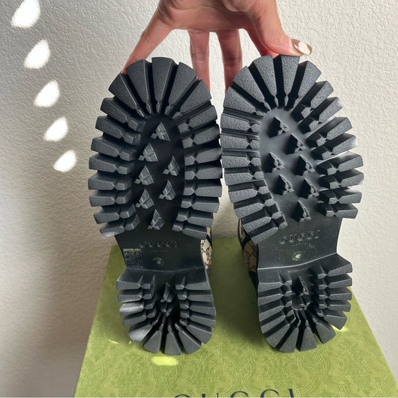 NEW Women’s GG Gucci Canvas Tan and Black Monogram Ankle Boots - EU 40 / US 10 - Picture 6 of 16